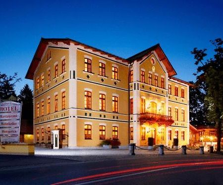Hotel & Restaurant Waldschloss パッサウ エクステリア 写真