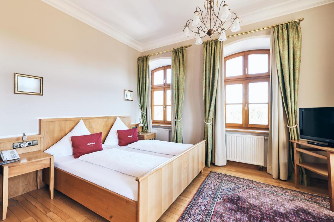 Hotel & Restaurant Waldschloss パッサウ エクステリア 写真