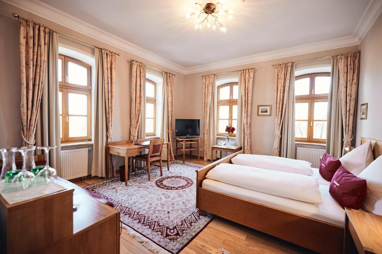 Hotel & Restaurant Waldschloss パッサウ エクステリア 写真
