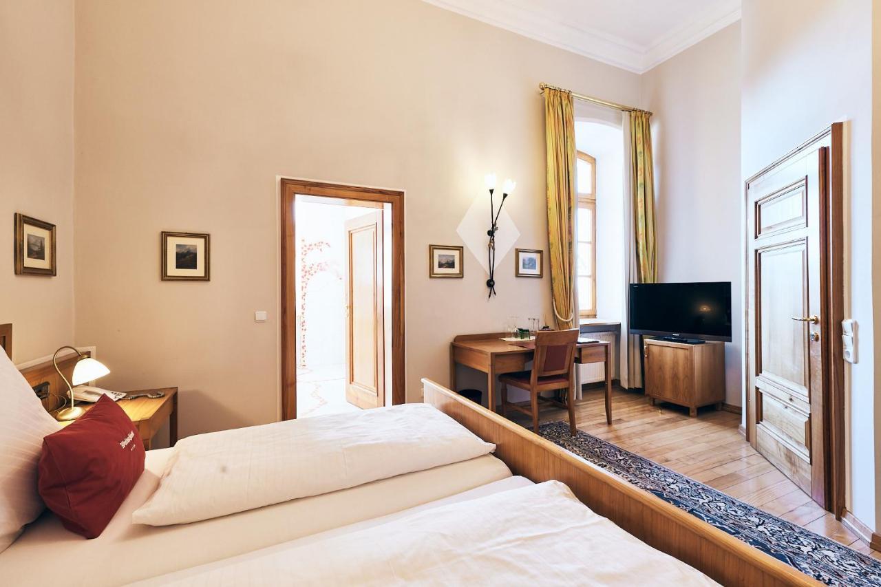Hotel & Restaurant Waldschloss パッサウ エクステリア 写真