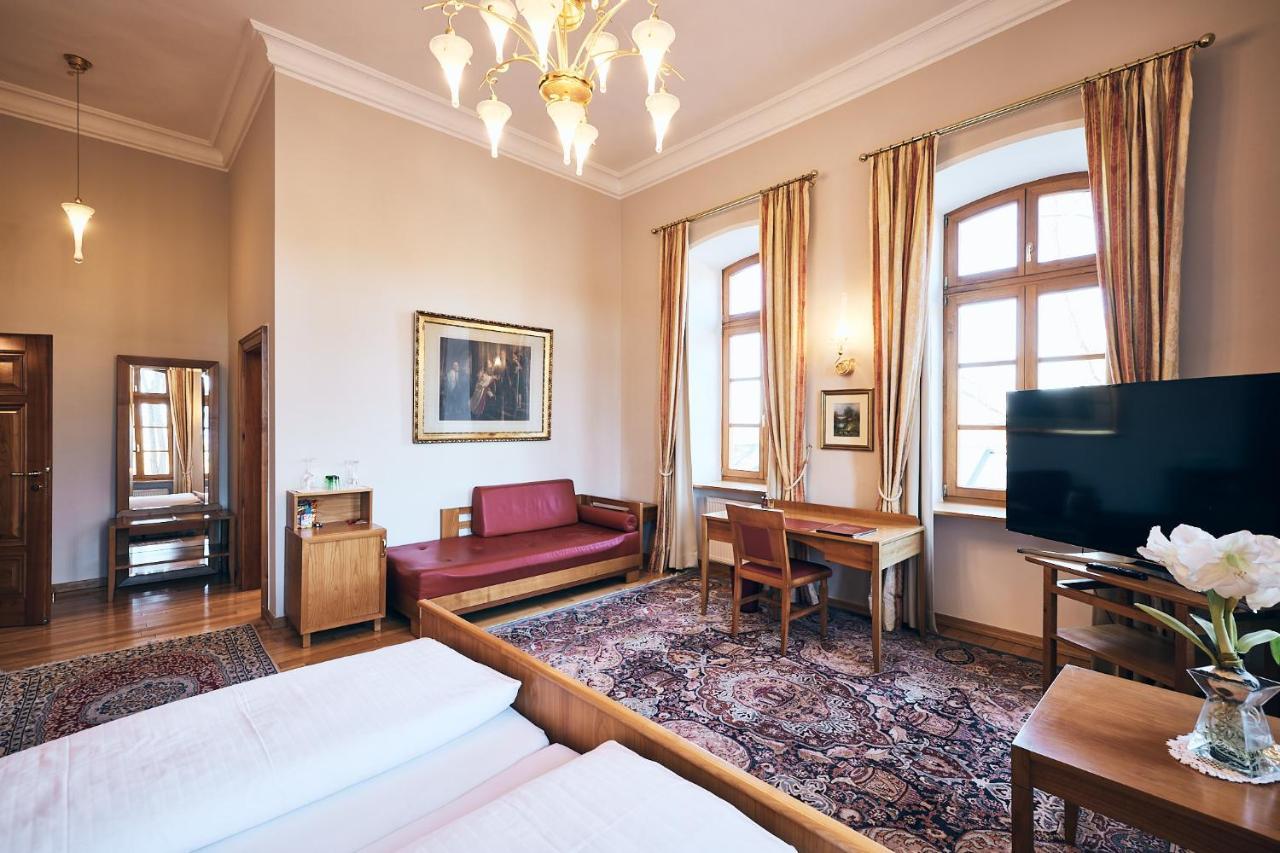 Hotel & Restaurant Waldschloss パッサウ エクステリア 写真