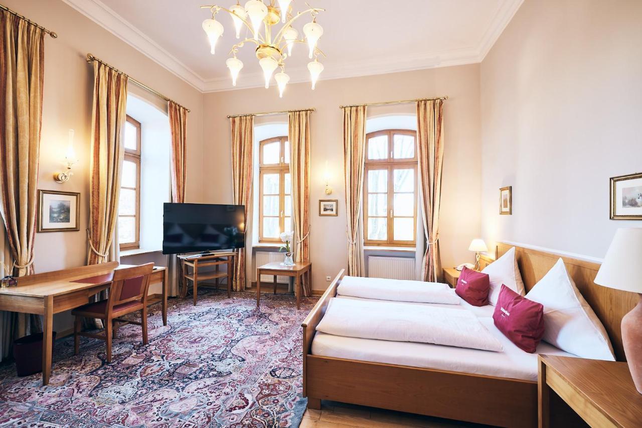 Hotel & Restaurant Waldschloss パッサウ エクステリア 写真