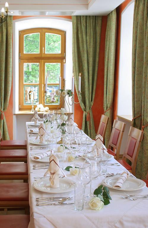Hotel & Restaurant Waldschloss パッサウ エクステリア 写真